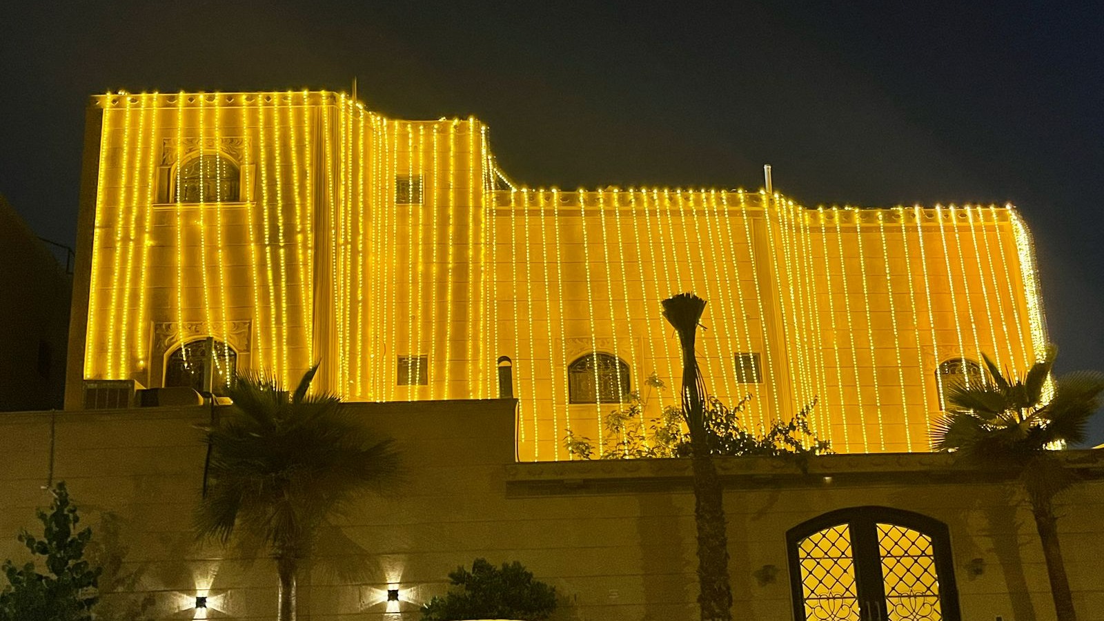 الزينة والتجهيزات الإضافية